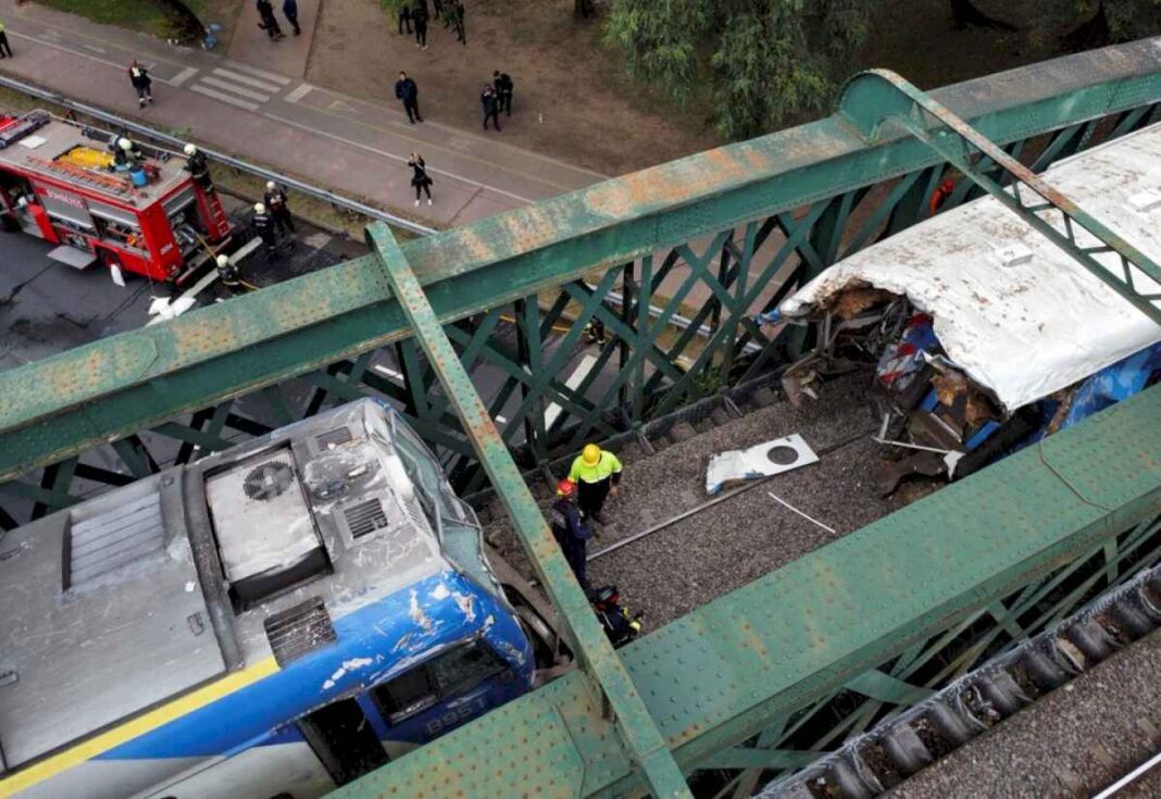 choque-de-trenes:-piden-la-indagatoria-de-luis-caputo-y-franco-mogetta