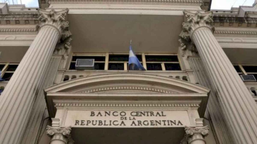 tras-el-dato-de-inflacion,-el-banco-central-volvio-a-bajar-la-tasa-de-interes