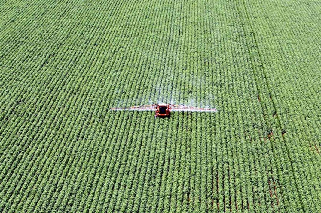 importante-avance:-en-un-partido-bonaerense-se-logro-un-inedito-acuerdo-sobre-como-regular-el-uso-de-agroquimicos