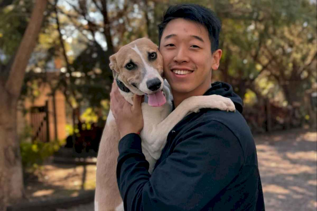 el-emotivo-reencuentro-entre-martin-ku-y-el-perro-arturo:-un-companero-para-toda-la-vida