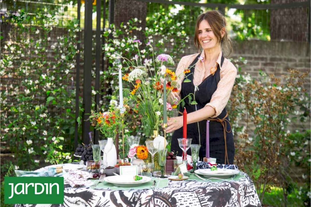 como-ambientar-la-mesa-de-navidad-con-todo-eso-que-esta-en-nuestro-jardin