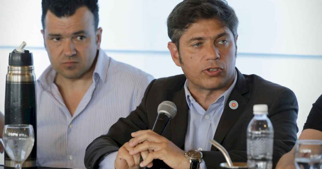 axel-kicillof-acuso-a-javier-milei-de-entregar-la-soberania-a-cambio-de-«palmaditas-en-la-espalda-y-premios-truchos»